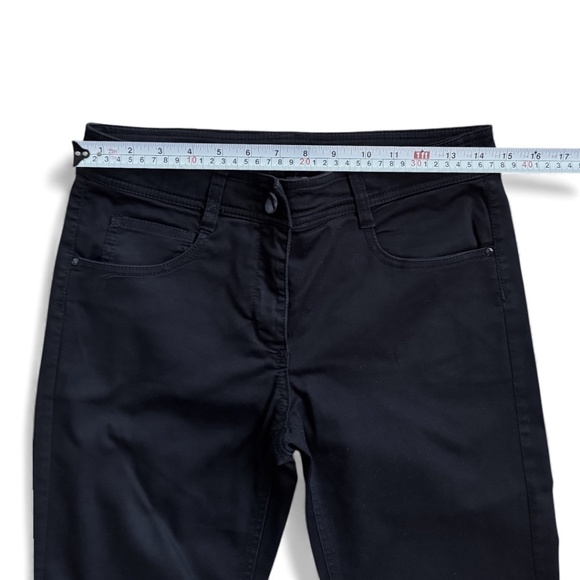 H&M Cropped Black Pants (Size 8) - Picture 6 of 6